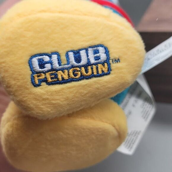 DISNEY Club Penguin Plush Pizza Chef - Picture 8 of 8